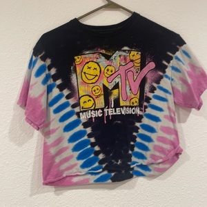 MTV graphic tee crop top!